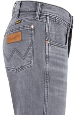Wrangler Jeans Greensboro, Regular Fit, Baumwoll-Stretch 14,5oz, Schwarz -Milestone Shop 401503 norm3